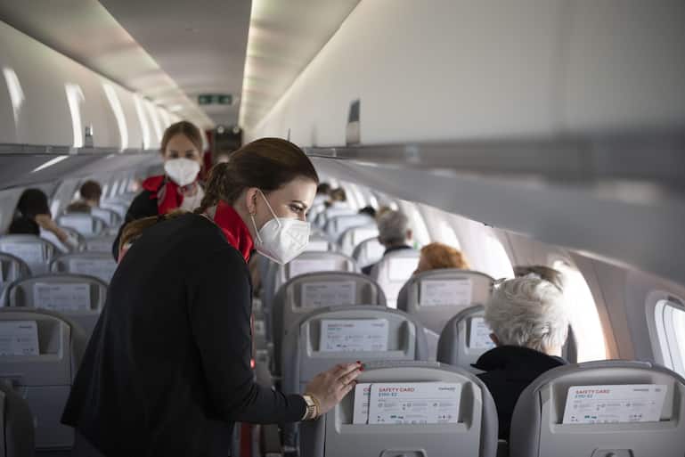 HELVETIC, HELVETIC AIRWAYS, AIRLINE, FLUGZEUGGESELLSCHAFT, LUFTFAHRTGESELLSCHAFT, LUFTFAHRTUNTERNHEMEN, FLUGWESEN, FLUGVERKEHR, LUFTVERKEHR, FLIEGER, FLUGBETRIEB, FLUGANBIETER, FLUG, CREW, CABIN CREW, FLUGBESATZUNG, FLIGHT ATTENDANT, FLUGBEGLEITUNG, FLUGBE
