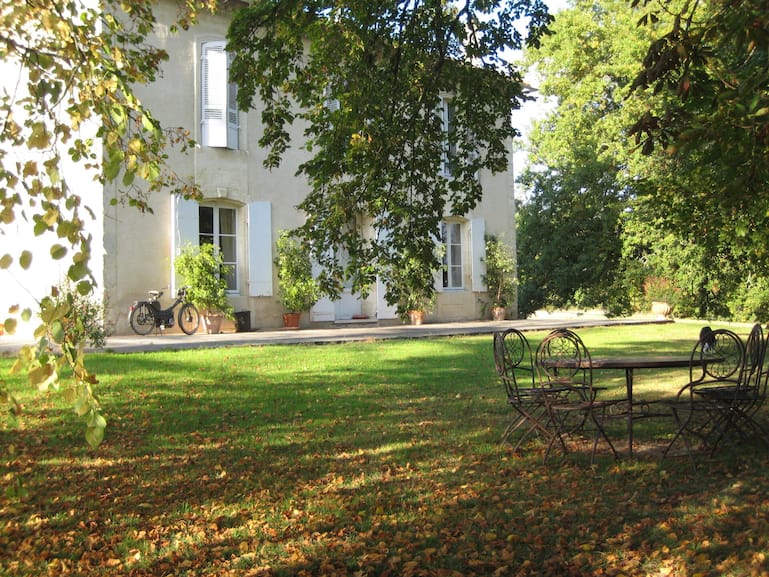 Die Idylle trügt. Klassische Bordeaux-Weine tun sich schwer. Auf Château de Fontenille sucht man neue Wege.
