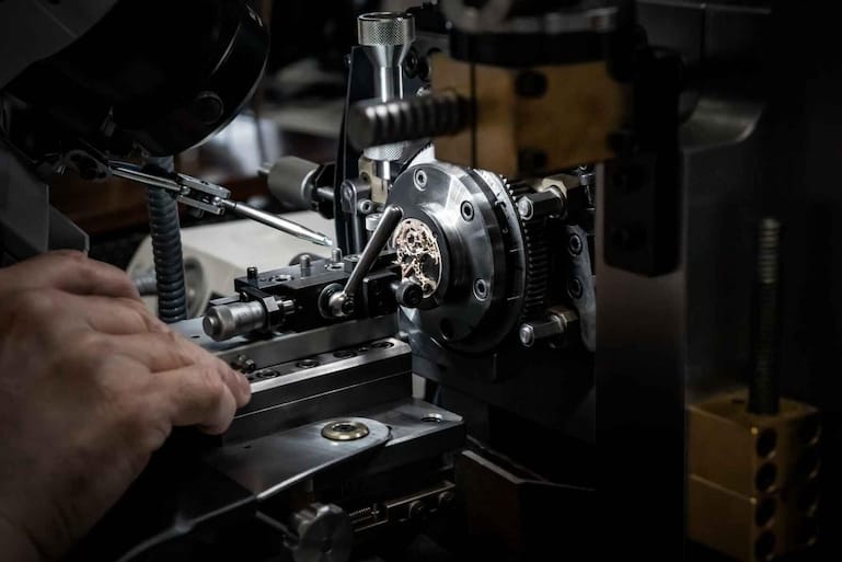 04 Guillochiermaschine Breguet.jpeg