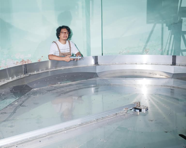 Bagus Pandega: Der gebürtige Indonesier in seinem Studio, 2025.