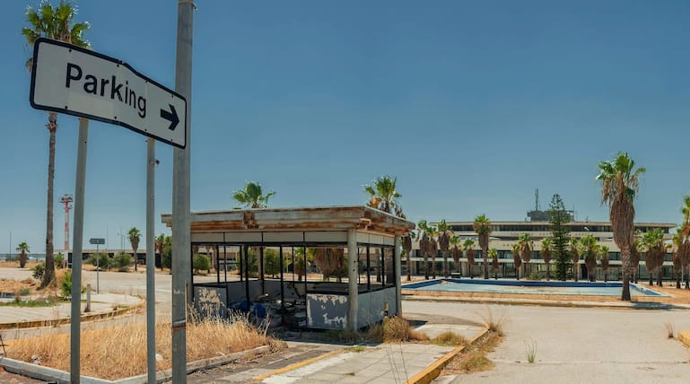 Alter Flughafen Athen-Ellinikon, der bis 2001 in betrieb war.