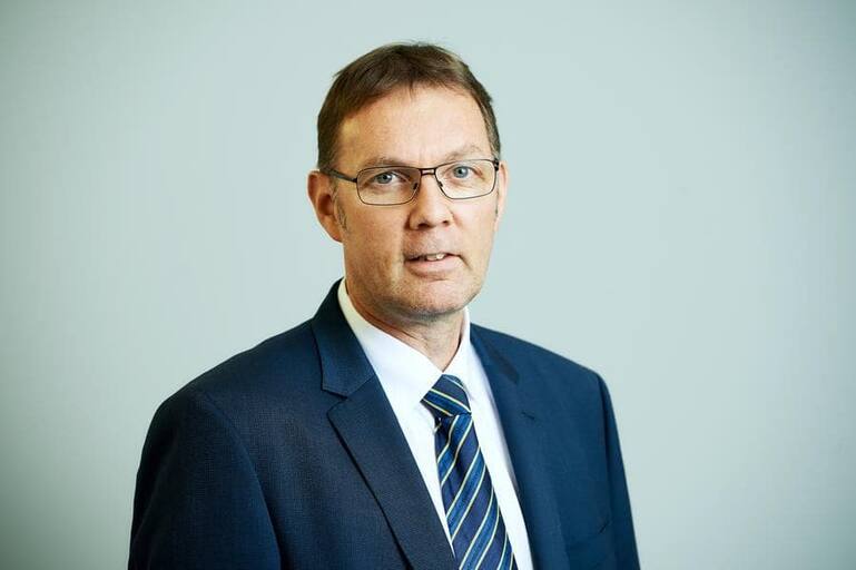 Peter V. Kunz ist Professor für Wirtschaftsrecht an der Universität Bern.